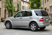 Mercedes ML W163 1997–2005 Boční prahy Tayga Grey (2 ks, hliník) fotografie 1