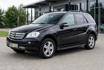 Mercedes ML W164 2005–2011 Boční prahy Bosphorus Black (2 ks, hliník) fotografie 1