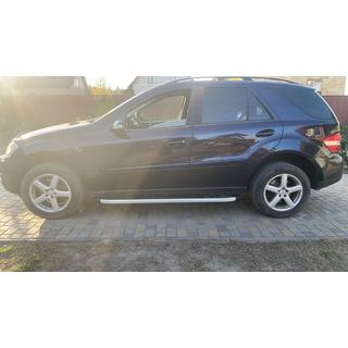 Boční nášlapy Fullmond (2 ks, hliník) Mercedes ML W164 2005–2011 fotografie 4