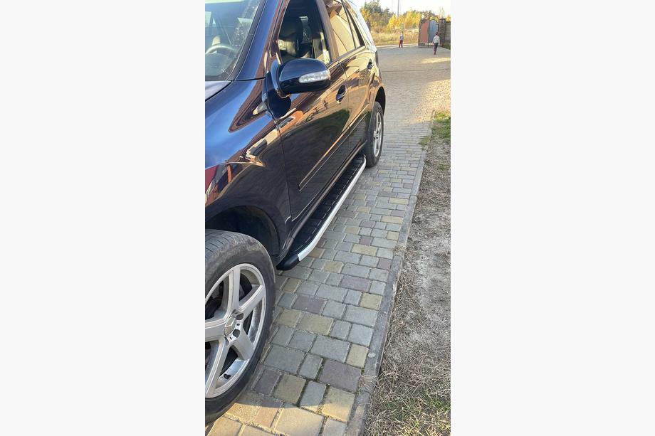 Mercedes ML W164 2005–2011 Boční nášlapy Fullmond (2 ks, hliník) Image