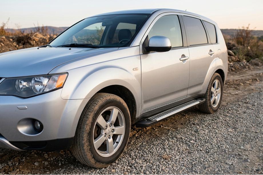 Mitsubishi Outlander 2006–2012 Boční nášlapy Line (2 ks, hliník) Image