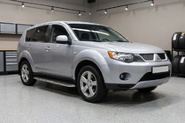Mitsubishi Outlander 2006–2012 Boční prahy Maydos V1 (2 ks, hliník ↗ nerez) fotografie 1