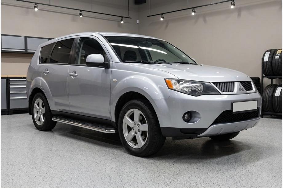 Mitsubishi Outlander 2006–2012 Boční prahy Maydos V1 (2 ks, hliník ↗ nerez) Image