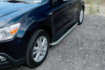 Mitsubishi Outlander 2006–2012 Boční prahy Tayga Grey (2 ks, hliník) fotografie 5
