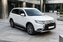 Mitsubishi Outlander 2012–2021 Boční prahy RedLine V1 (2 ks, hliník) fotografie 1