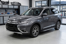 Mitsubishi Outlander 2012–2021 Boční nášlapy Line (2 ks, hliník) fotografie 1