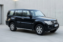 Mitsubishi Pajero Wagon IV 2006–2021 Boční prahy Fullmond (2 ks, hliníkové) fotografie 1
