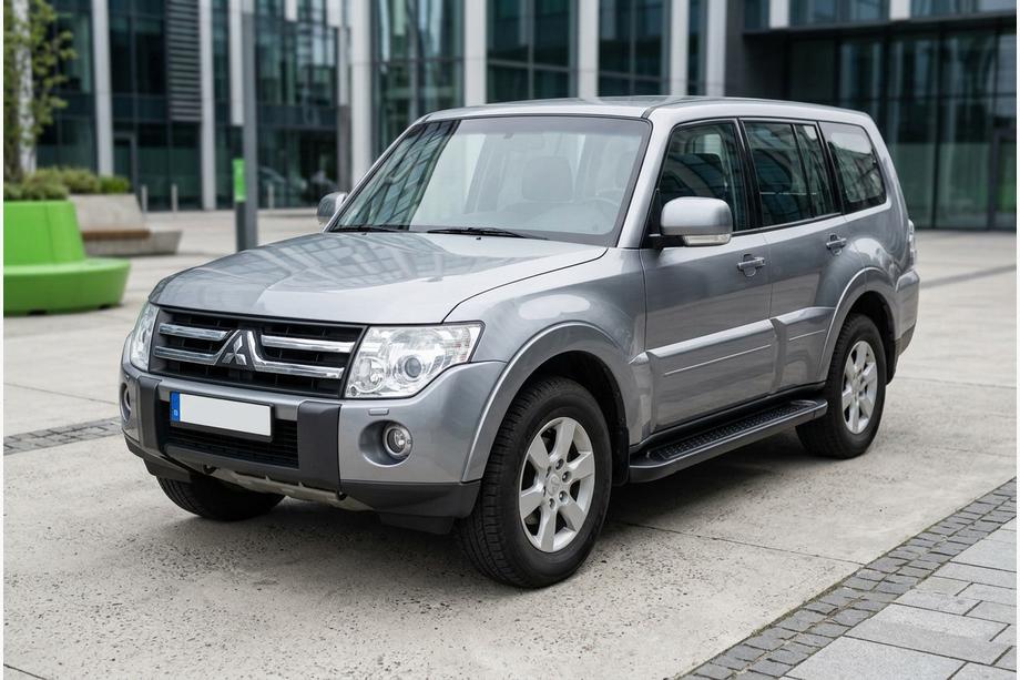 Mitsubishi Pajero Wagon IV 2006–2021 Boční prahy Allmond Black (2 ks, hliník) Image
