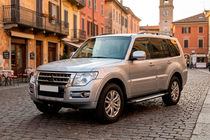 Mitsubishi Pajero Wagon IV 2006–2021 Boční nášlapy Line (2 ks, hliník) fotografie 1