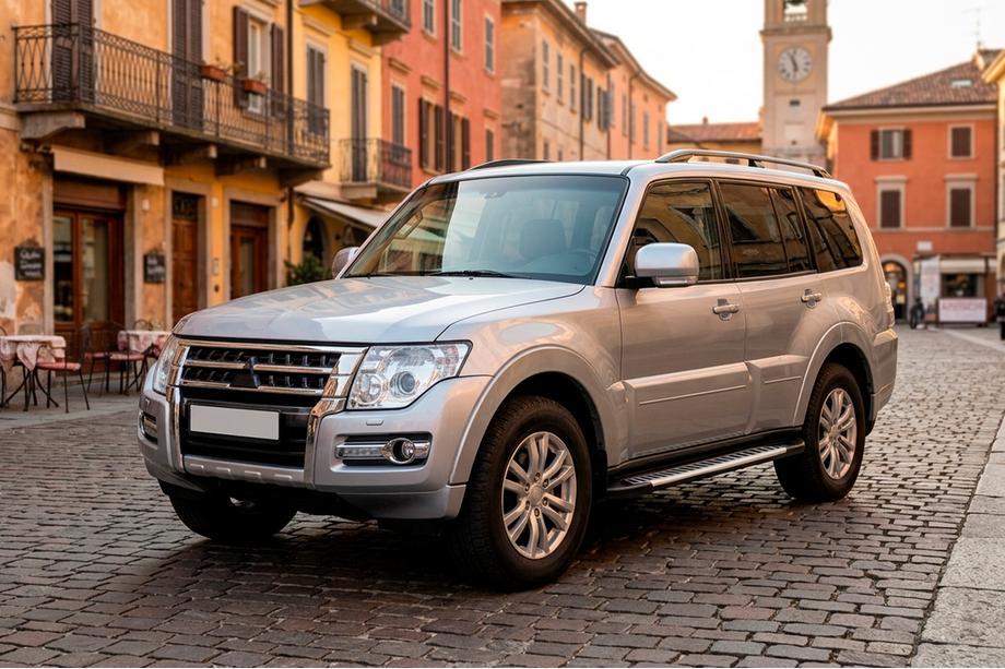 Mitsubishi Pajero Wagon IV 2006–2021 Boční nášlapy Line (2 ks, hliník) Image