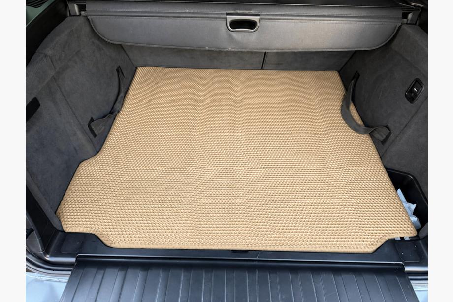 BMW X5 E70 2007–2013 Gumová vana do kufru Carsuit (béžová) Fotografie 1