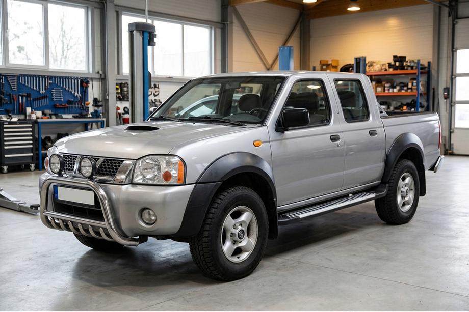 Nissan NP300 1999–2015 Boční nášlapy Line (2 ks, hliník) Image