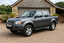 Nissan NP300 1999–2015 Boční prahy Bosphorus Black (2 ks, hliník) fotografie 1