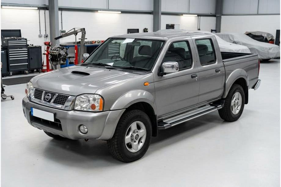 Nissan NP300 1999–2015 Boční nášlapy Rainbow (2 ks, hliník) Image