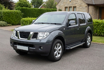 Nissan Pathfinder R51 2005–2014 Boční prahy RedLine V1 (2 ks, hliník) fotografie 1
