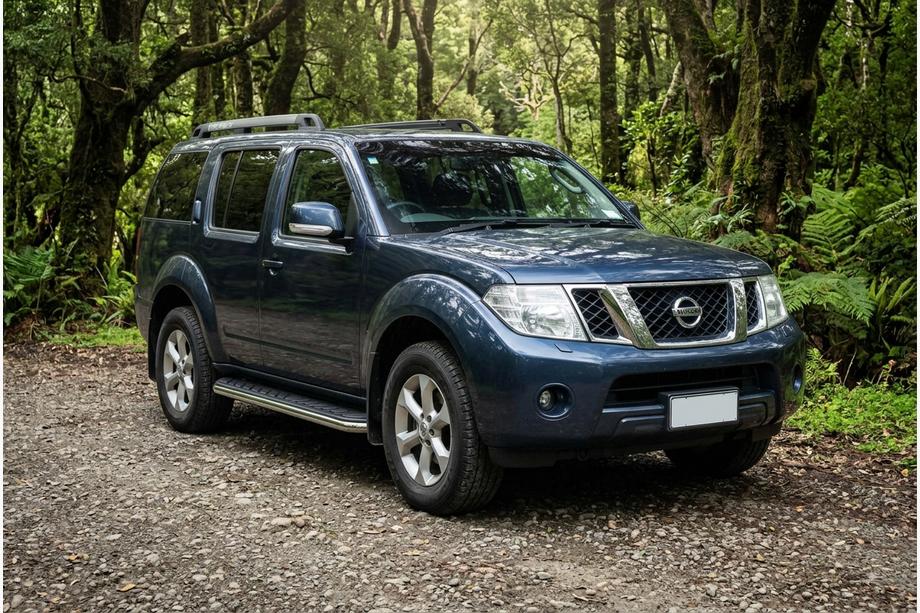 Nissan Pathfinder R51 2005–2014 Boční prahy Maydos V1 (2 ks, hliník ↗ nerez) Image