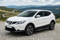 Nissan Qashqai 2014–2021 Boční nášlapy RedLine Black (2 ks, hliník) fotografie 1