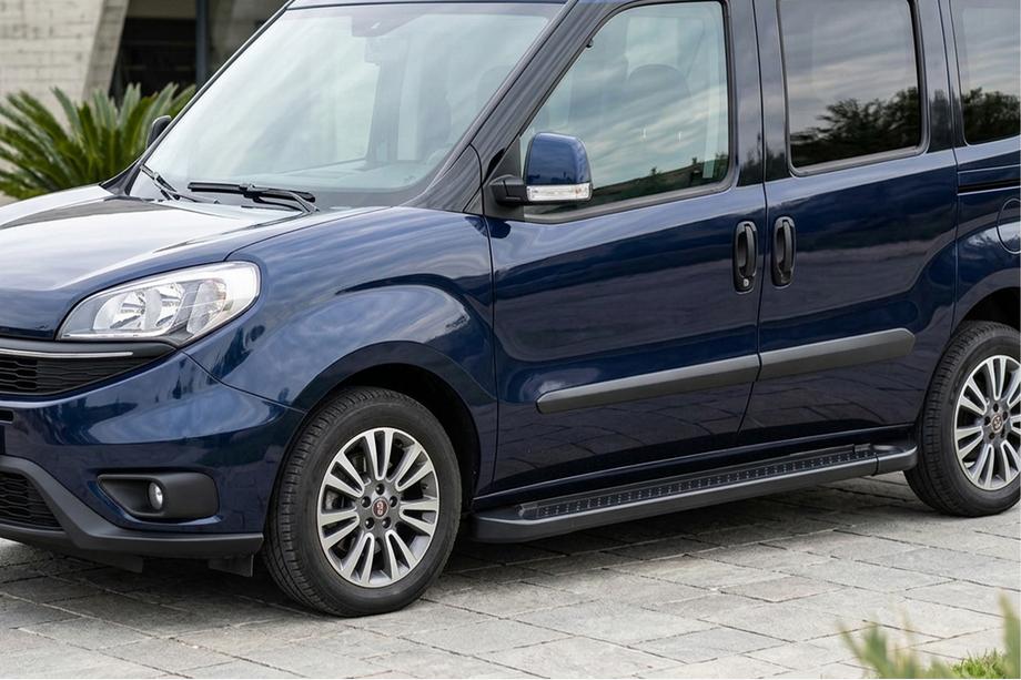 Opel Combo 2012–2018 Boční nášlapy Allmond Black (2 ks, hliník) Maxi (dlouhý rozvor) Image