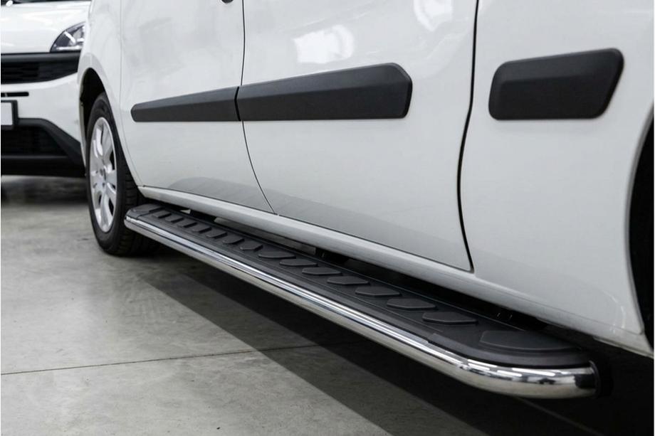 Opel Combo 2012–2018 Boční prahy Maydos V1 (2 ks, hliník ↗ nerez) Image