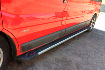 Renault Trafic 2001–2015 Boční prahy RedLine V1 (2 ks, hliník) fotografie 1
