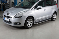 Peugeot 5008 2009–2016 Boční prahy Maydos V1 (2 ks, hliník ↗ nerez) fotografie 1