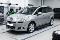 Peugeot 5008 2009–2016 Boční prahy Bosphorus Black (2 ks, hliník) fotografie 1