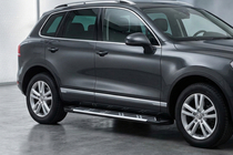 Porsche Cayenne 2003–2010 Boční nášlapy Sunrise (2 ks, hliník) fotografie 1