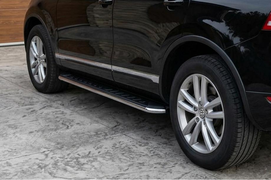 Porsche Cayenne 2003–2010 Boční prahy Maydos V1 (2 ks, hliník ↗ nerez) Image