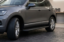 Porsche Cayenne 2003–2010 Boční prahy Bosphorus Black (2 ks, hliník) fotografie 1