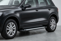 Porsche Cayenne 2003–2010 Boční nášlapy Allmond (2 ks, hliník) fotografie 1