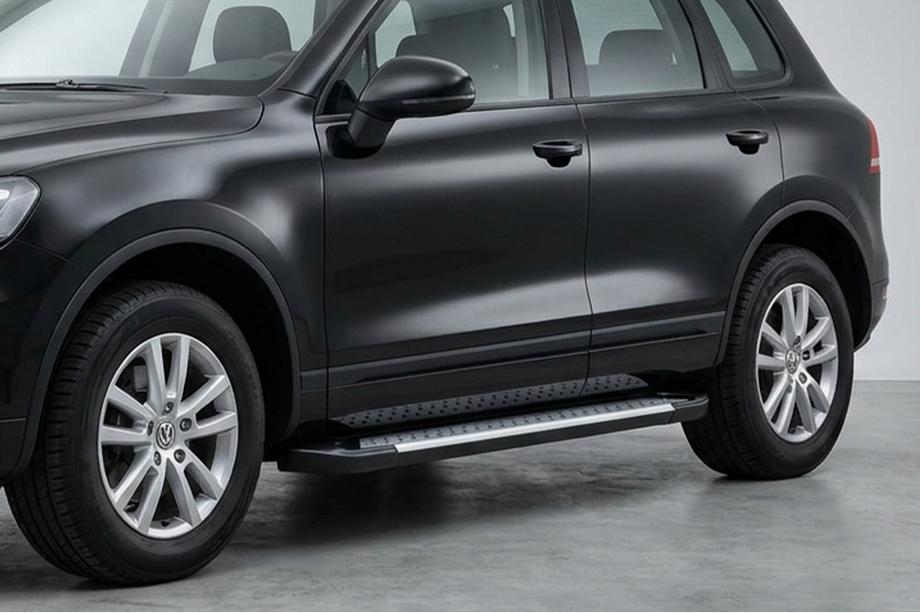 Porsche Cayenne 2003–2010 Boční nášlapy Allmond (2 ks, hliník) Image