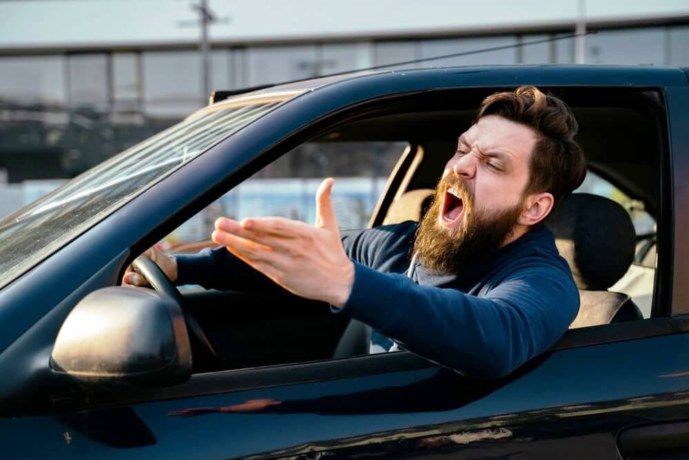 Psychologie agresivních řidičů: Jak je rozpoznat a vyhnout se konfliktu