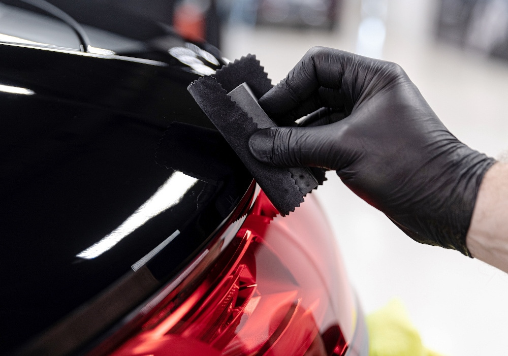 Jak správně aplikovat hydrofobní ochranný povlak na auto?