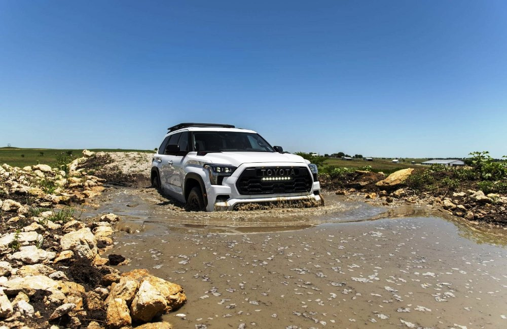 Test Toyota Sequoia III (XK80): specifikace, výbavy, foto