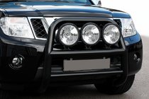 Nissan Navara 2006–2015 Přední ochranný rám WT018 Black (nerez) fotografie 1