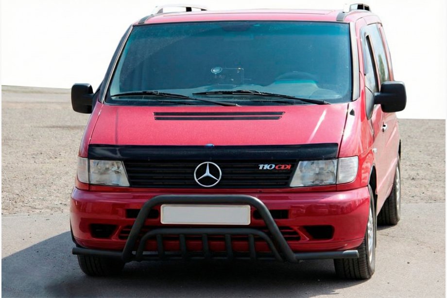 Mercedes Vito W638 1996–2003 Přední ochranný rám (bullbar) s bočními tyčemi WT002 Plus Black (nerez) Fotografie 1