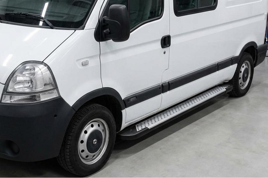 Renault Master 1998–2010 Boční nášlapy Allmond Grey (2 ks, hliník) Image