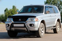 Mitsubishi Pajero Sport 1996–2007 Přední ochranný rám WT022 Black (nerez) fotografie 3
