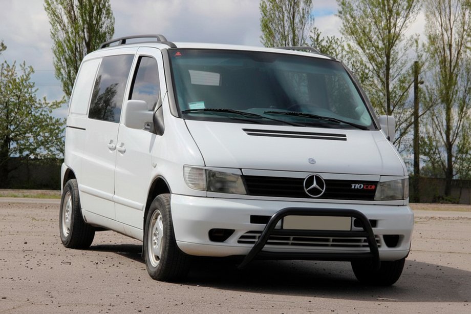 Mercedes Vito W638 1996–2003 Přední ochranný rám (bullbar) WT022 Black (nerez) Fotografie 3