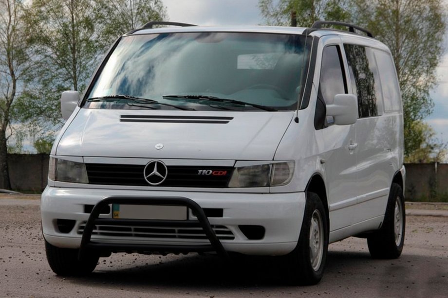 Mercedes Vito W638 1996–2003 Přední ochranný rám (bullbar) WT022 Black (nerez) Fotografie 2