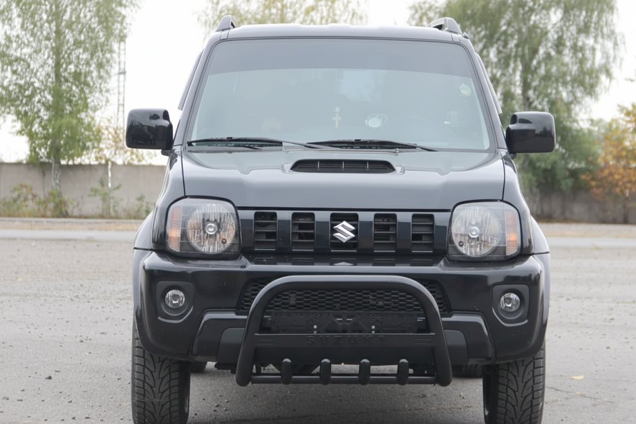 Suzuki Jimny 1998–2018 Nerezový bullbar QT006 Black Fotografie 1