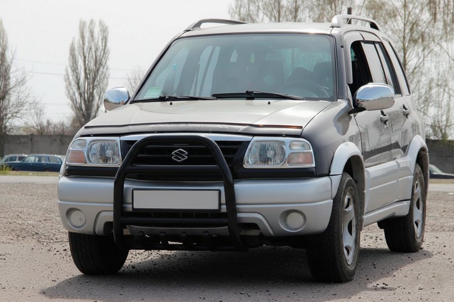 Suzuki Vitara 1998–2006 Přední ochranný rám (bullbar) QT007 Black (nerez) Image