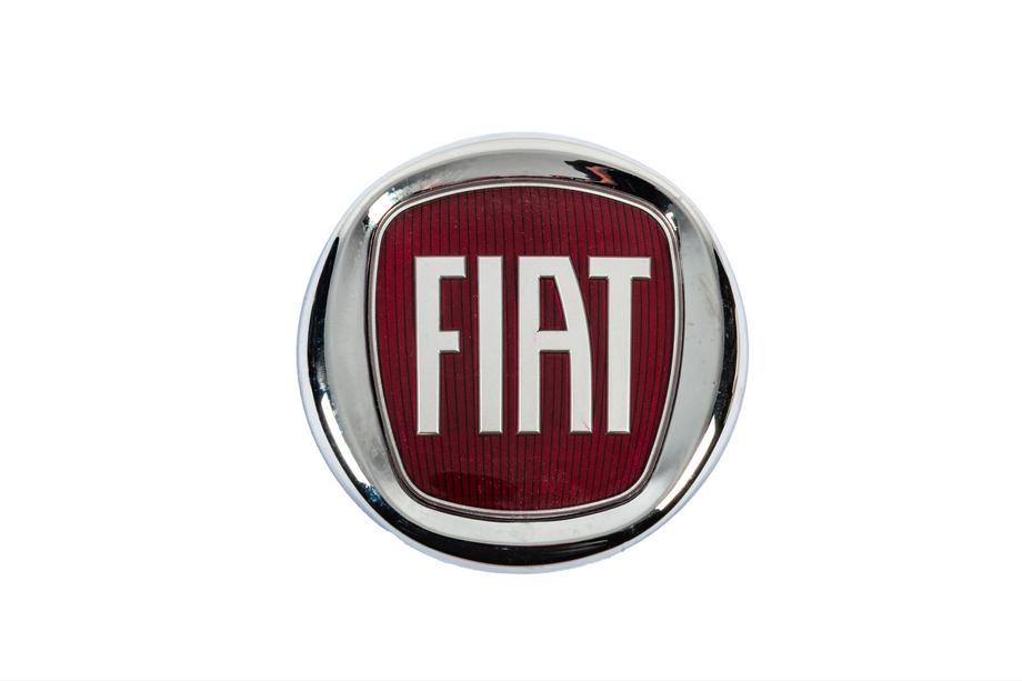 Fiat Emblém (červený, s upevněním) 120 mm Image