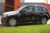 Suzuki Grand Vitara 2005–2017 Boční trubky Black (2 ks, nerez) fotografie 1