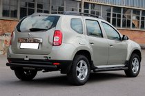 Renault Duster 2008–2017 Boční nerezové trubky s vložkami Black (2 ks) fotografie 3