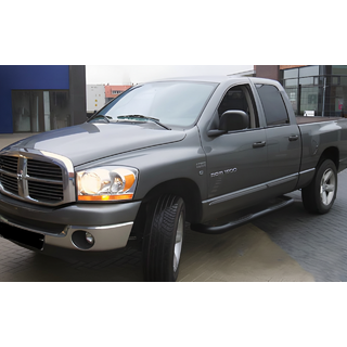 Boční ochranné trubky úhlové Black (2 ks, nerez) Dodge RAM (DR/DH/D1/DC/DM) 2002–2009