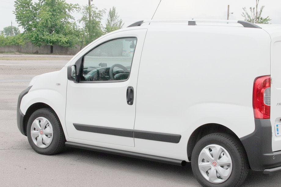 Fiat Fiorino/Qubo 2008–2024 Boční trubky Ø60 černé (2 ks, nerez) Image