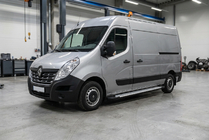 Renault Master 2011–2023 Boční nášlapy Allmond Grey (2 ks, hliník) fotografie 1