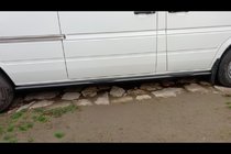 Volkswagen LT 1995–2006 Boční trubky Black (2 ks, nerez) fotografie 3