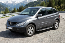 SsangYong Action 2005–2018 Boční prahy RedLine V1 (2 ks, hliník) fotografie 1